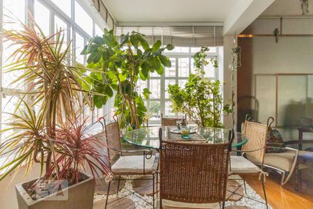 Apartamento para alugar com 210m², 3 quartos e 1 vaga Apartamento para alugar com 210m², 3 quartos e 1 vagaSala - Jardim de Inverno