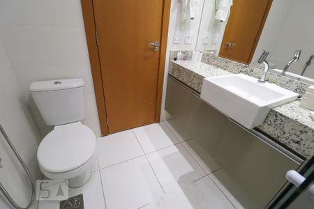 Apartamento para alugar com 99m², 2 quartos e 1 vaga Apartamento para alugar com 99m², 2 quartos e 1 vagaBanheiro da Suíte 2