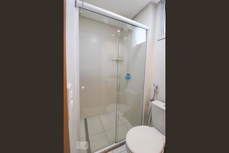 Apartamento para alugar com 99m², 2 quartos e 1 vaga Apartamento para alugar com 99m², 2 quartos e 1 vagaBanheiro da Suíte 1