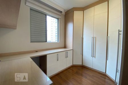 Apartamento para alugar com 67m², 3 quartos e 2 vagasQuarto 2