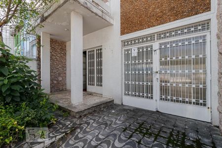 Casa à venda com 282m², 4 quartos e 3 vagasFachada