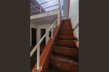 Casa à venda com 282m², 4 quartos e 3 vagasEscada