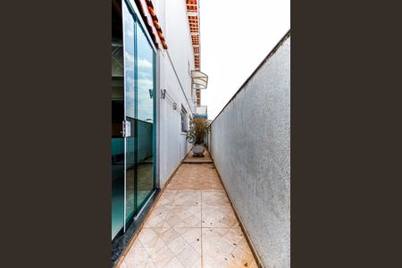 Casa à venda com 450m², 3 quartos e 3 vagasCorredor Lateral