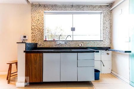 Casa à venda com 450m², 3 quartos e 3 vagasCozinha