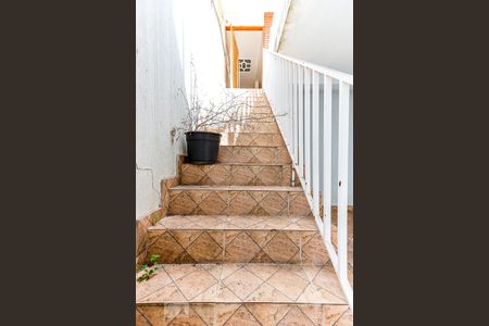 Casa à venda com 450m², 3 quartos e 3 vagasEscadas Entrada