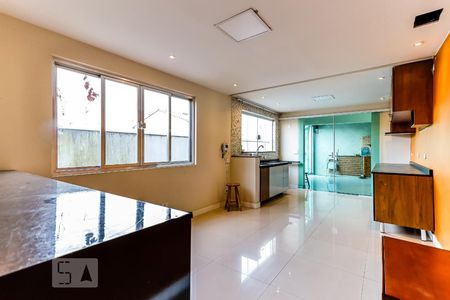 Casa à venda com 450m², 3 quartos e 3 vagasCopa e Cozinha