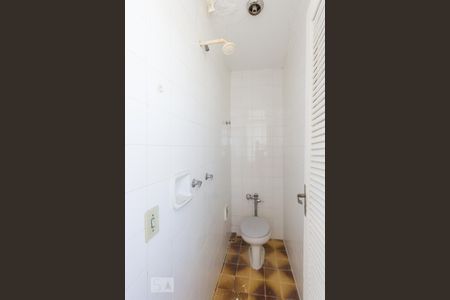 Apartamento à venda com 60m², 2 quartos e 2 vagas Apartamento à venda com 60m², 2 quartos e 2 vagasBanheiro de Serviço