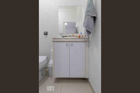 Casa à venda com 350m², 3 quartos e 2 vagasBanheiro da Suíte 2