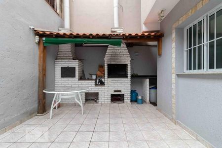 Casa à venda com 350m², 3 quartos e 2 vagasÁrea Externa - Fundos