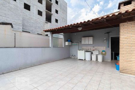Casa à venda com 350m², 3 quartos e 2 vagasÁrea de Serviço