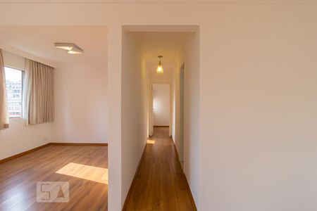 Corredor de apartamento para alugar com 2 quartos, 64m² em Vila Mariana, São Paulo
