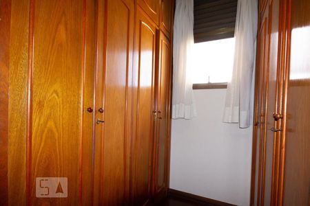 Apartamento à venda com 272m², 4 quartos e 5 vagasCloset da suíte 4