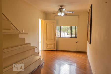 Sala de casa para alugar com 3 quartos, 120m² em Jardim Bom Tempo, Taboão da Serra