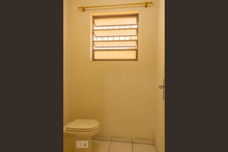 Banheiro de casa para alugar com 3 quartos, 120m² em Jardim Bom Tempo, Taboão da Serra