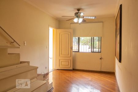 Sala de casa para alugar com 3 quartos, 120m² em Jardim Bom Tempo, Taboão da Serra