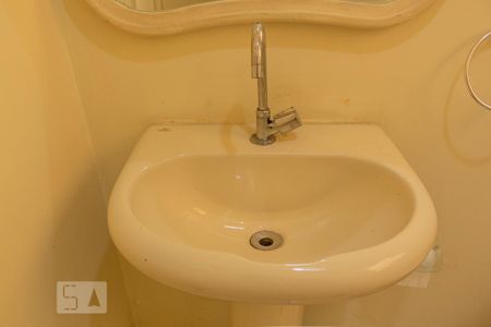 Banheiro de casa para alugar com 3 quartos, 120m² em Jardim Bom Tempo, Taboão da Serra