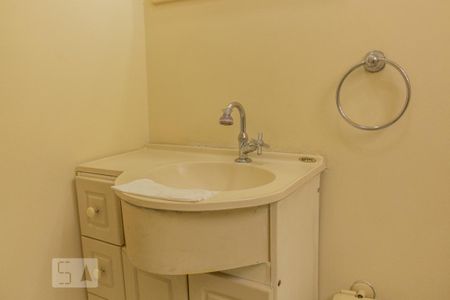 Casa para alugar com 120m², 3 quartos e 1 vaga Casa para alugar com 120m², 3 quartos e 1 vagaBanheiro 2