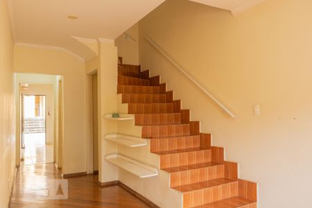 Sala de casa para alugar com 3 quartos, 120m² em Jardim Bom Tempo, Taboão da Serra