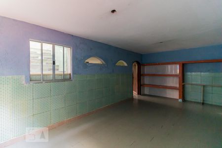 Casa à venda com 300m², 3 quartos e 4 vagasQuarto de Serviço