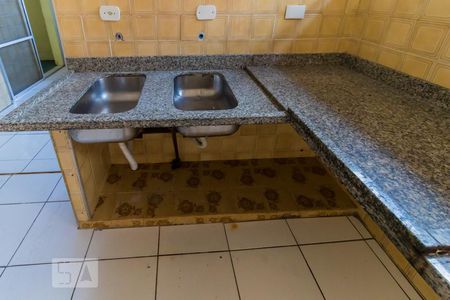 Casa à venda com 300m², 3 quartos e 4 vagasDetalhe cozinha