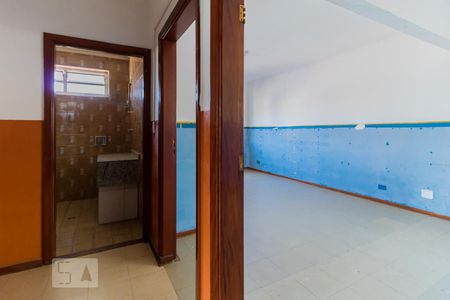 Corredor de casa à venda com 3 quartos, 300m² em Vila Campanela, São Paulo
