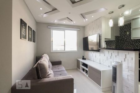 Sala  de apartamento para alugar com 2 quartos, 47m² em Vila Antonieta, São Paulo