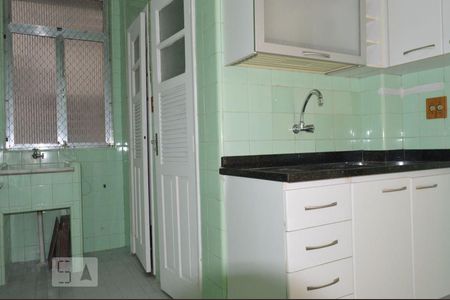 Apartamento à venda com 60m², 2 quartos e sem vagaCozinha e Área de Serviço