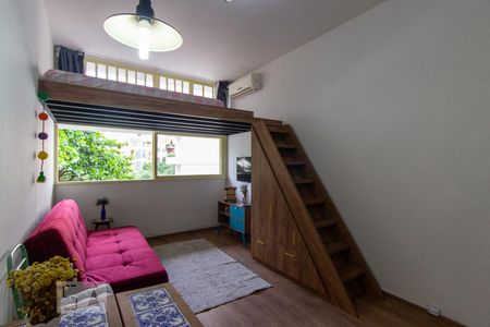 Sala de kitnet/studio para alugar com 1 quarto, 21m² em Santa Teresa, Rio de Janeiro