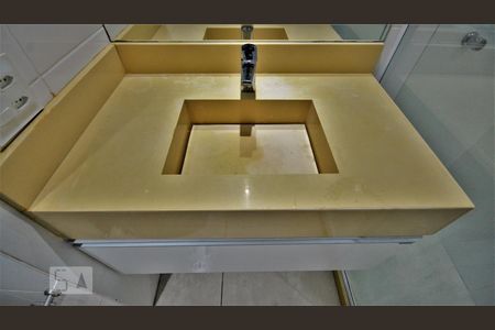 Apartamento para alugar com 76m², 2 quartos e 1 vagaBanheiro - Pia
