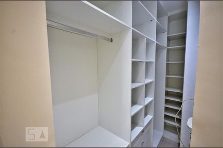 Apartamento para alugar com 76m², 2 quartos e 1 vagaCloset do quarto