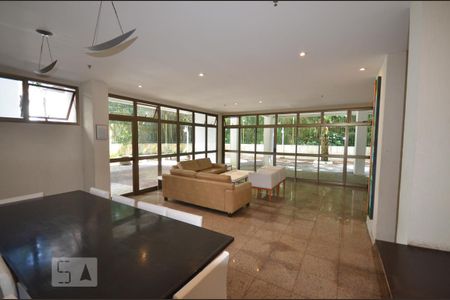 Apartamento para alugar com 76m², 2 quartos e 1 vagaÁrea comum - Salão de festas