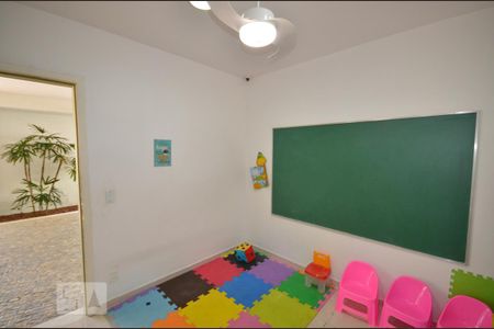 Apartamento para alugar com 76m², 2 quartos e 1 vagaQuarto infantil