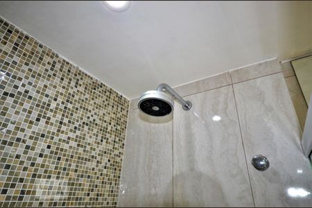 Apartamento para alugar com 76m², 2 quartos e 1 vagaChuveiro