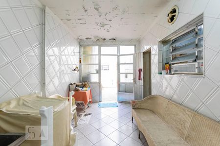 Casa à venda com 422m², 5 quartos e 3 vagas1o. Andar - Área de serviço