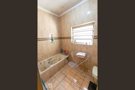 Casa à venda com 422m², 5 quartos e 3 vagas2o. Andar - Banheiro social