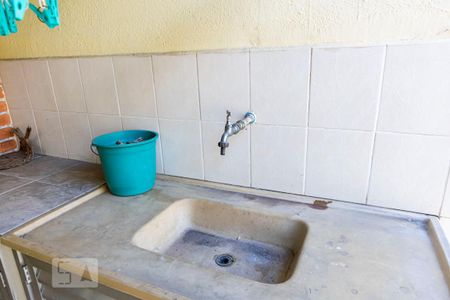 Casa à venda com 422m², 5 quartos e 3 vagasFundos - Churrasqueira