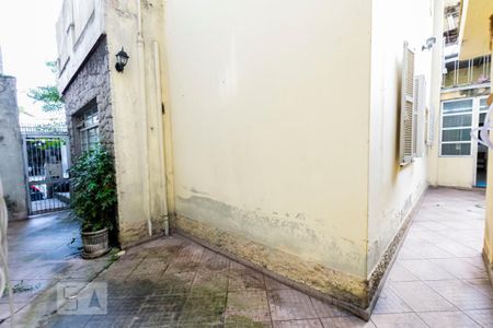 Casa à venda com 422m², 5 quartos e 3 vagasFundos