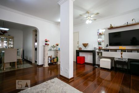 Sala de Estar de apartamento à venda com 3 quartos, 140m² em Parque Maria Domitila, São Paulo