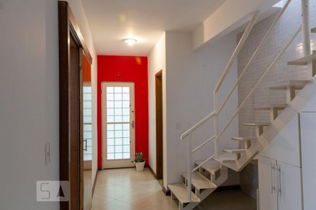 Casa à venda com 160m², 3 quartos e sem vaga Casa à venda com 160m², 3 quartos e sem vagaHall - 1º Andar