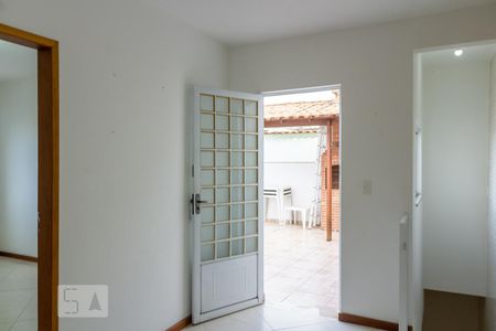 Casa à venda com 160m², 3 quartos e sem vaga Casa à venda com 160m², 3 quartos e sem vagaHall - 2º Andar