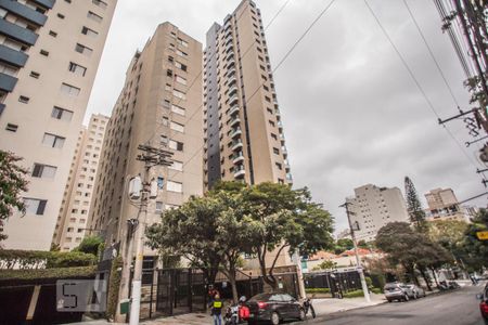 Studio para alugar com 27m², 1 quarto e sem vaga Studio para alugar com 27m², 1 quarto e sem vagaFachada
