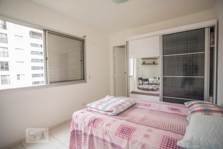 Sala / Quarto de kitnet/studio para alugar com 1 quarto, 27m² em Vila Clementino, São Paulo