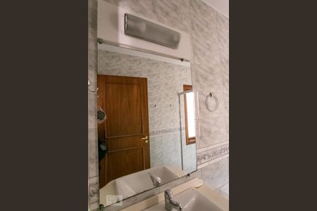 Casa de condomínio à venda com 252m², 3 quartos e 2 vagasDetalhe