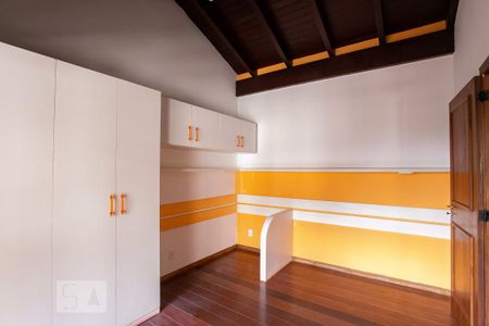 Casa de condomínio à venda com 252m², 3 quartos e 2 vagasQuarto 1