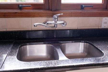 Casa de condomínio à venda com 252m², 3 quartos e 2 vagasCozinha - Torneira