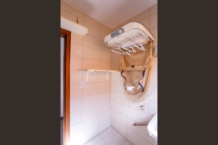 Casa de condomínio à venda com 252m², 3 quartos e 2 vagasÁrea de Serviço