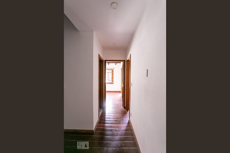 Casa de condomínio à venda com 252m², 3 quartos e 2 vagasCorredor