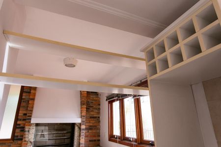 Casa de condomínio à venda com 252m², 3 quartos e 2 vagasDetalhe