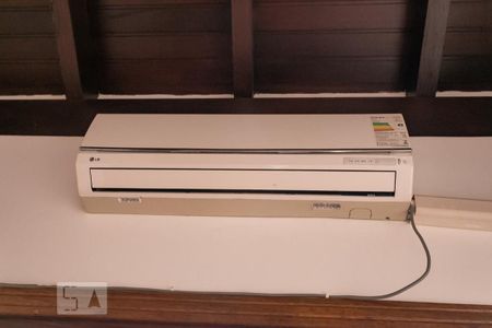 Casa de condomínio à venda com 252m², 3 quartos e 2 vagasAr condicionado