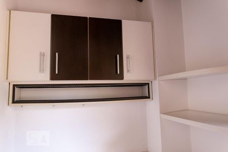 Casa de condomínio à venda com 252m², 3 quartos e 2 vagasDetalhe